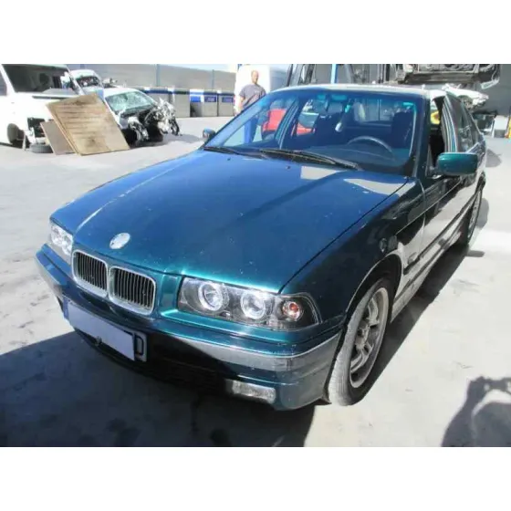 BMW SERIE 3 BERLINA (E36) '1995 325TD VERDE