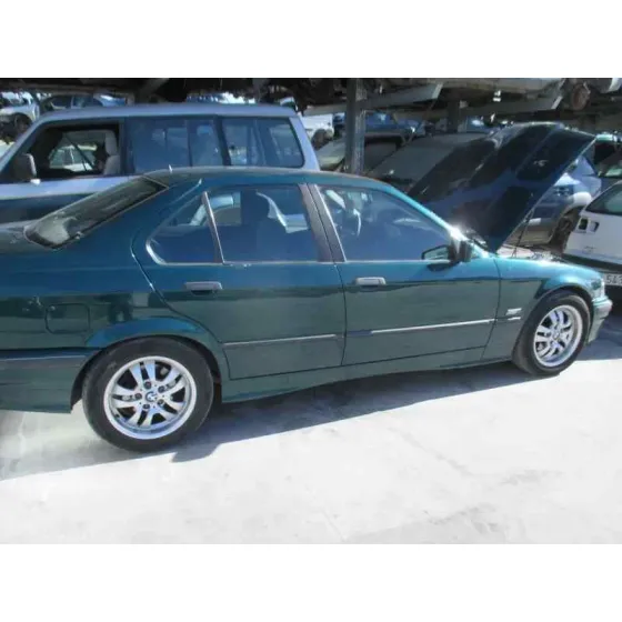 BMW SERIE 3 BERLINA (E36) '1995 325TD VERDE