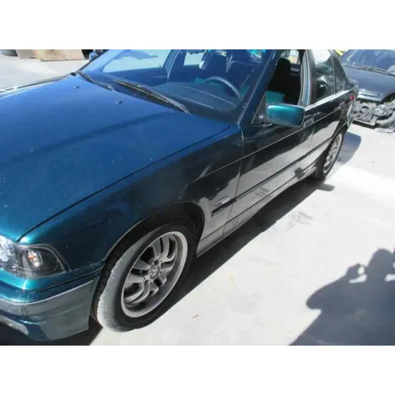 BMW SERIE 3 BERLINA (E36) '1995 325TD VERDE