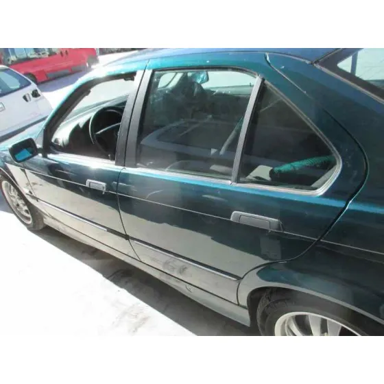 BMW SERIE 3 BERLINA (E36) '1995 325TD VERDE