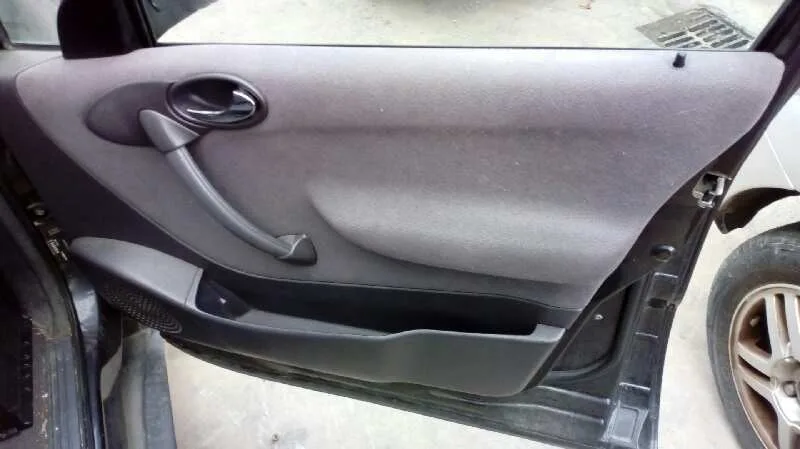 MERCEDES CLASE A (W168) '2000 140 (168.031) NEGRO