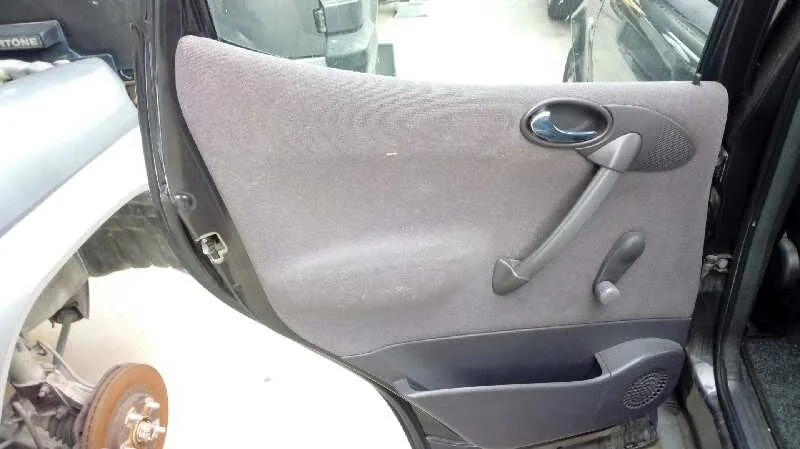 MERCEDES CLASE A (W168) '2000 140 (168.031) NEGRO