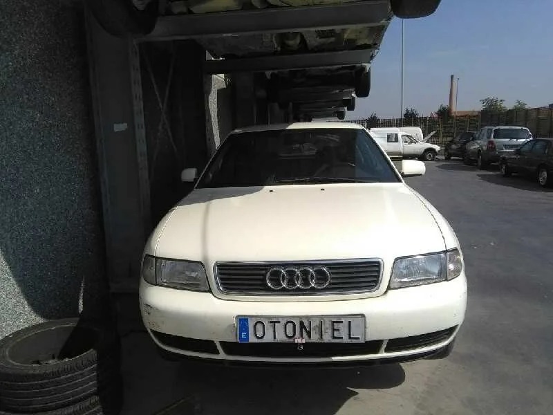 AUDI A4 BERLINA (B5) AUDI A4 BERLINA (B5) '1999 1.8 BLANCO 1994