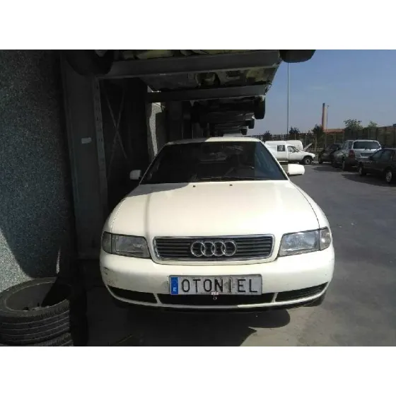 AUDI A4 BERLINA (B5) '1999 1.8 BLANCO
