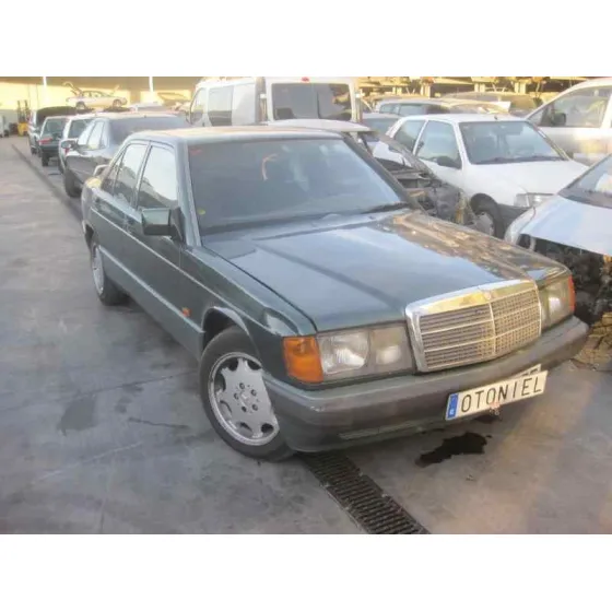 MERCEDES CLASE C (W201) BERLINA '1992 2.5 D 190 (201.126) VERDE
