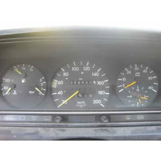 MERCEDES CLASE C (W201) BERLINA '1992 2.5 D 190 (201.126) VERDE