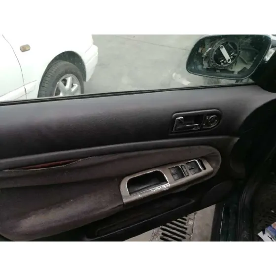 VOLKSWAGEN PASSAT BERLINA (3B2) '1997 1.9 TDI VERDE