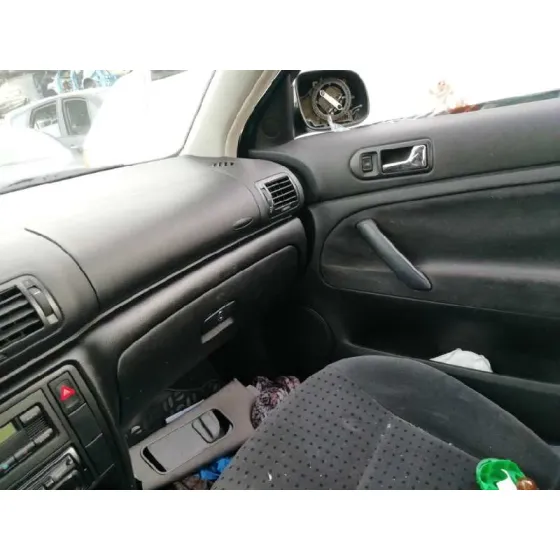 VOLKSWAGEN PASSAT BERLINA (3B2) '1997 1.9 TDI VERDE