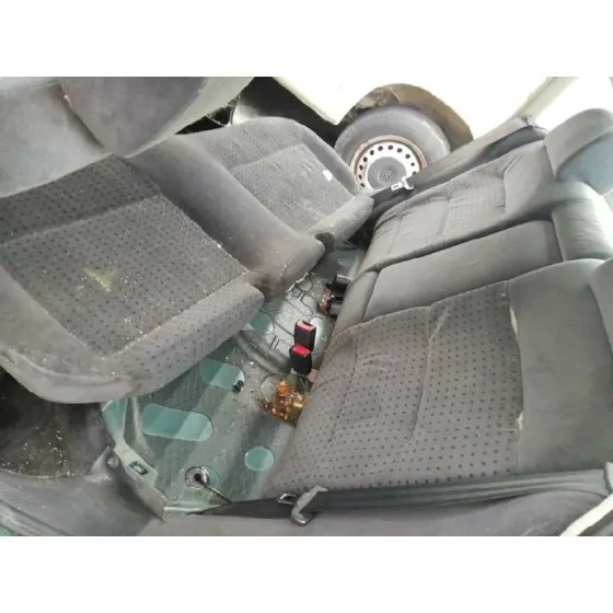 VOLKSWAGEN PASSAT BERLINA (3B2) '1997 1.9 TDI VERDE