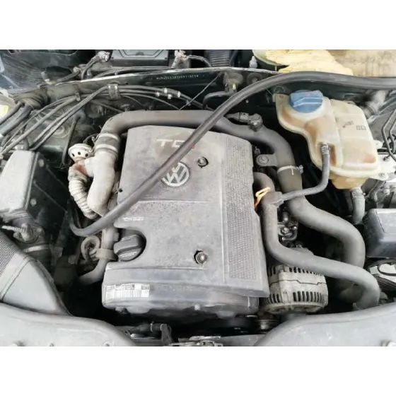 VOLKSWAGEN PASSAT BERLINA (3B2) '1997 1.9 TDI VERDE