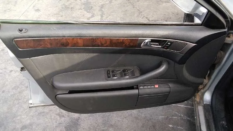 AUDI A6 AVANT (4B5) AUDI A6 AVANT (4B5) '1999 2.5 TDI PLATA 1998