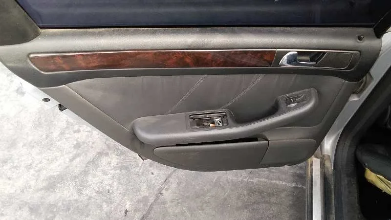 AUDI A6 AVANT (4B5) AUDI A6 AVANT (4B5) '1999 2.5 TDI PLATA 1998