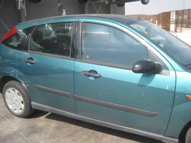 FORD FOCUS BERLINA (CAK) FORD FOCUS BERLINA (CAK) '1999 GHIA VERDE 1998