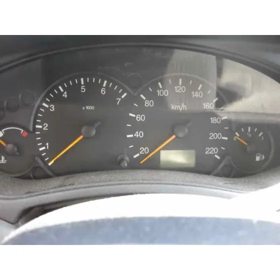 FORD FOCUS BERLINA (CAK) '1999 GHIA VERDE