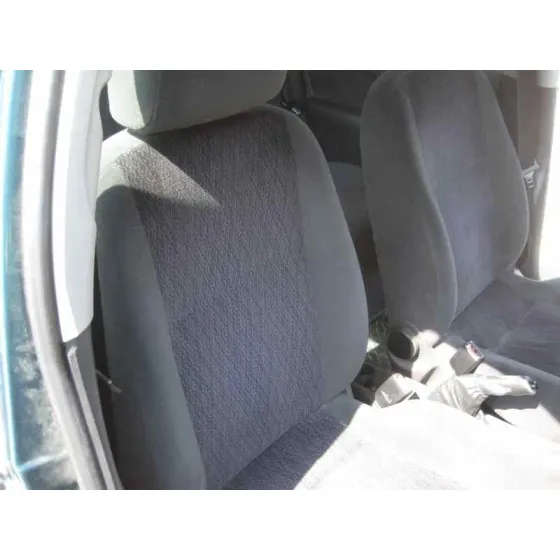 FORD FOCUS BERLINA (CAK) '1999 GHIA VERDE