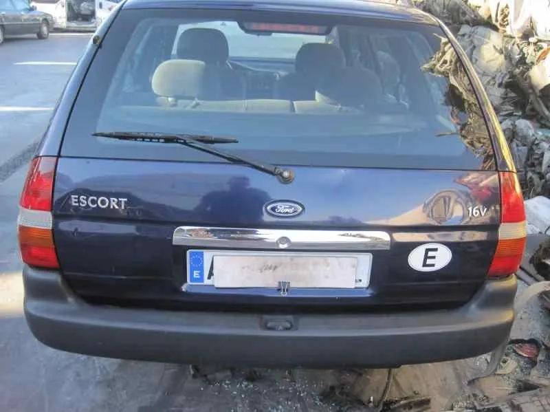 FORD ESCORT BERL./TURNIER FORD ESCORT BERL./TURNIER '1998 ATLANTA GHIA BERLINA AZUL 1995