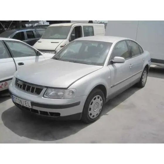 VOLKSWAGEN PASSAT BERLINA (3B2) '2000 BERLINA GRIS