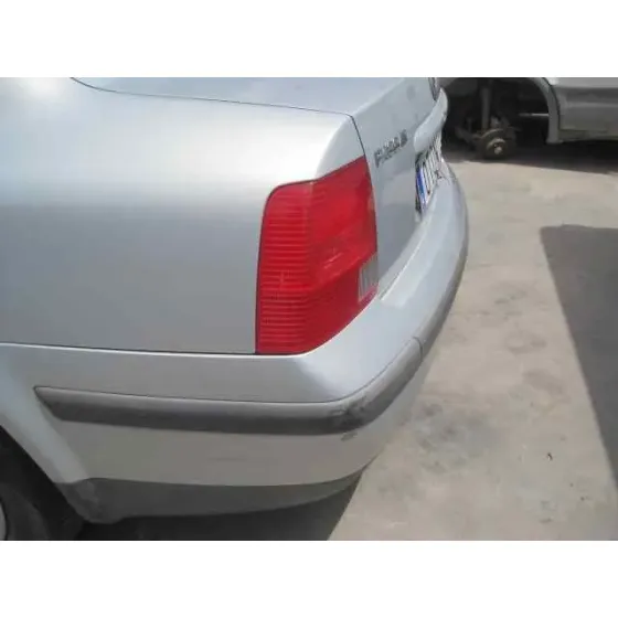 VOLKSWAGEN PASSAT BERLINA (3B2) '2000 BERLINA GRIS