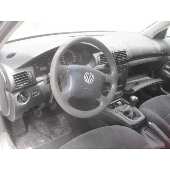 VOLKSWAGEN PASSAT BERLINA (3B2) '2000 BERLINA GRIS