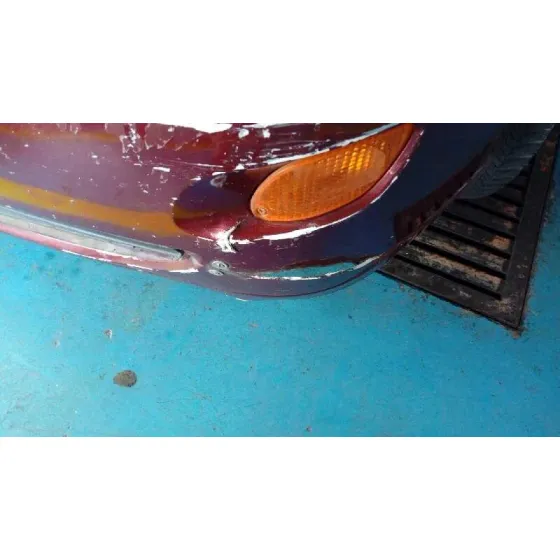 FORD FOCUS BERLINA (CAK) '2000 AMBIENTE GRANATE