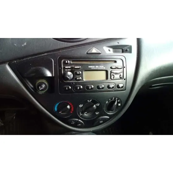 FORD FOCUS BERLINA (CAK) '2000 AMBIENTE GRANATE