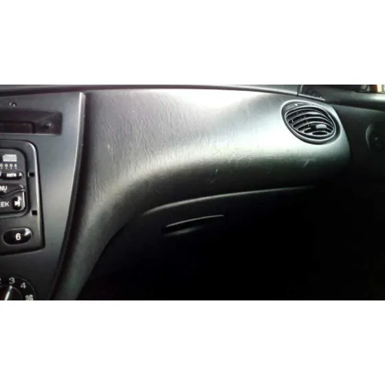 FORD FOCUS BERLINA (CAK) '2000 AMBIENTE GRANATE