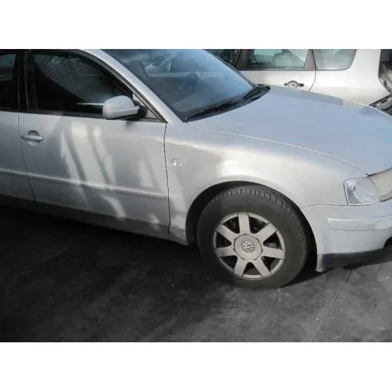 VOLKSWAGEN PASSAT BERLINA (3B2) '2000 HIGHLINE SYNCRO / 4MOTION GRIS