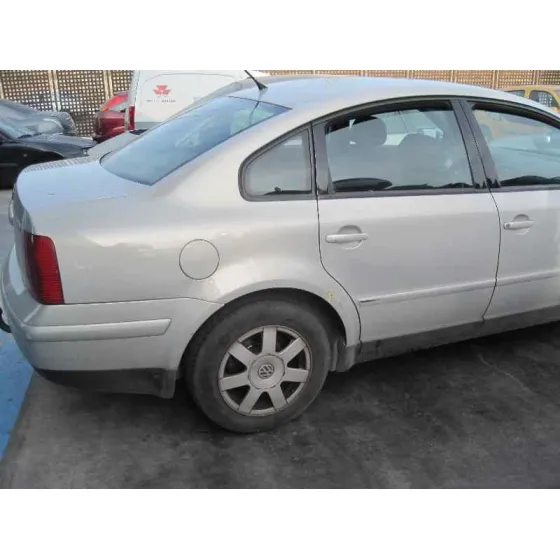 VOLKSWAGEN PASSAT BERLINA (3B2) '2000 HIGHLINE SYNCRO / 4MOTION GRIS