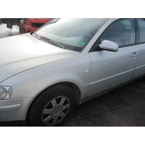 VOLKSWAGEN PASSAT BERLINA (3B2) '2000 HIGHLINE SYNCRO / 4MOTION GRIS