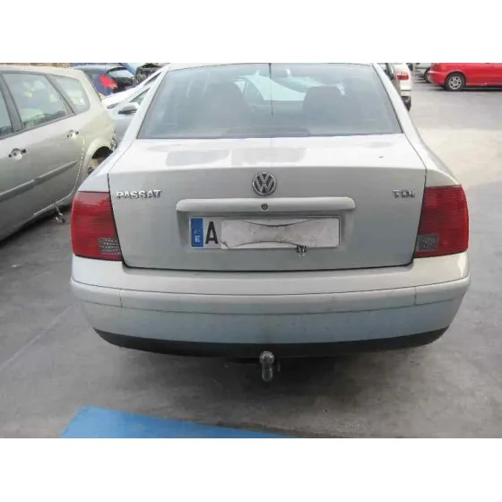 VOLKSWAGEN PASSAT BERLINA (3B2) '2000 HIGHLINE SYNCRO / 4MOTION GRIS