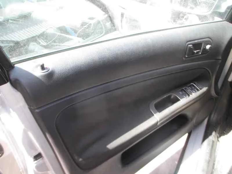 VOLKSWAGEN PASSAT BERLINA (3B2) '2000 HIGHLINE SYNCRO / 4MOTION GRIS