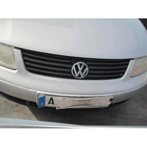 VOLKSWAGEN PASSAT BERLINA (3B2) '2000 HIGHLINE SYNCRO / 4MOTION GRIS