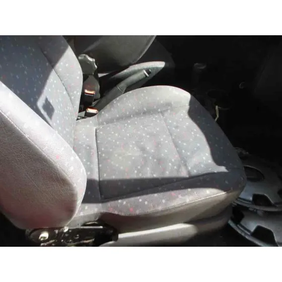 SEAT AROSA (6H1) '1999 SELECT ROJO
