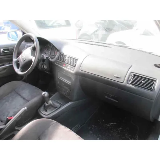 VOLKSWAGEN GOLF IV BERLINA (1J1) '1998 BASICO BLANCO