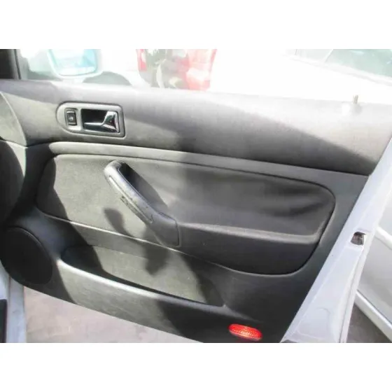 VOLKSWAGEN GOLF IV BERLINA (1J1) '1998 BASICO BLANCO