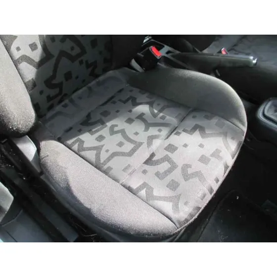 VOLKSWAGEN GOLF IV BERLINA (1J1) '1998 BASICO BLANCO