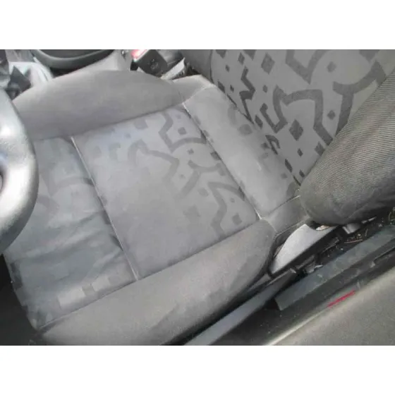 VOLKSWAGEN GOLF IV BERLINA (1J1) '1998 BASICO BLANCO