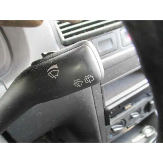 VOLKSWAGEN GOLF IV BERLINA (1J1) '1998 BASICO BLANCO