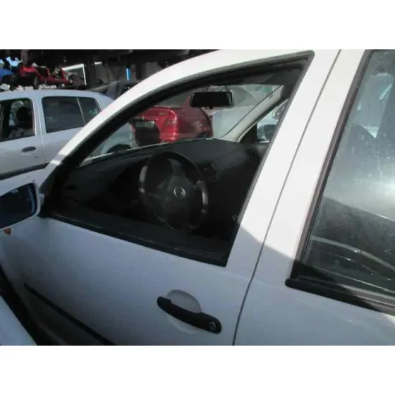 VOLKSWAGEN GOLF IV BERLINA (1J1) '1998 BASICO BLANCO
