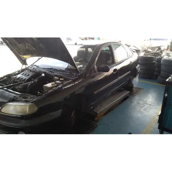RENAULT LAGUNA (B56) '1999 2.2 DT RXE AZUL