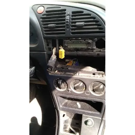 CITROEN XSARA BERLINA '2000 1.9TD ATTRACTION PLATA
