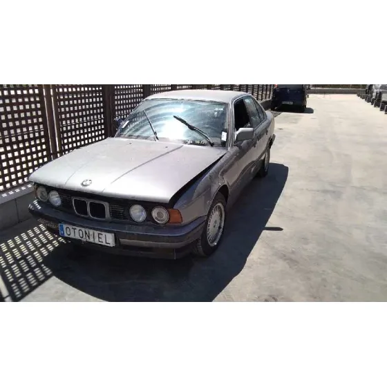 BMW SERIE 5 BERLINA (E34) '1992 520I (110KW) GRIS