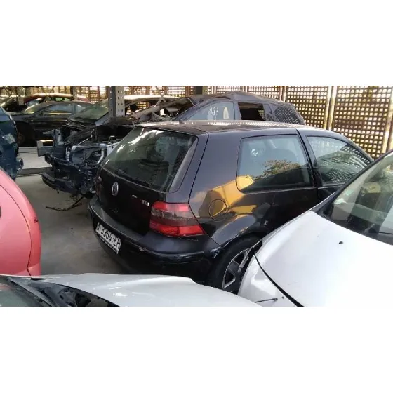 VOLKSWAGEN GOLF IV BERLINA (1J1) '2000 HIGHLINE BLANCO