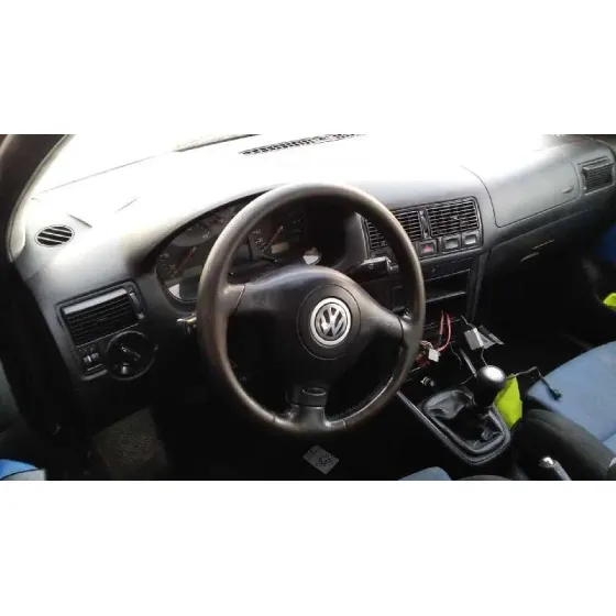 VOLKSWAGEN GOLF IV BERLINA (1J1) '2000 HIGHLINE BLANCO
