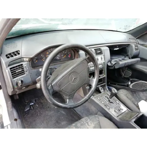 MERCEDES CLASE E (W210) BERLINA DIESEL '1998 2.9 TURBODIESEL CAT GRIS