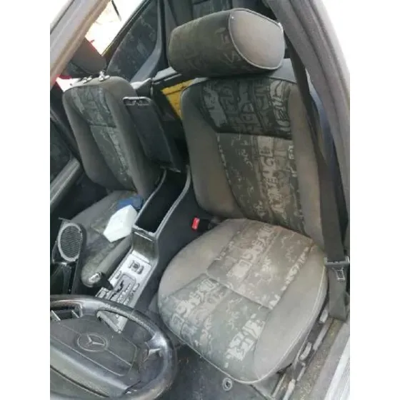 MERCEDES CLASE E (W210) BERLINA DIESEL '1998 2.9 TURBODIESEL CAT GRIS