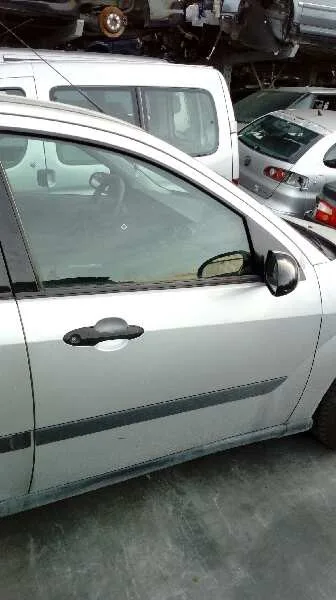 FORD FOCUS BERLINA (CAK) FORD FOCUS BERLINA (CAK) '1999 AMBIENTE PLATA 1998