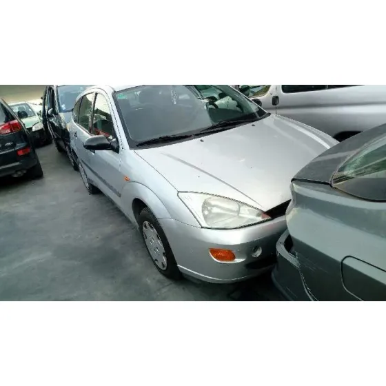 FORD FOCUS BERLINA (CAK) '1999 AMBIENTE PLATA