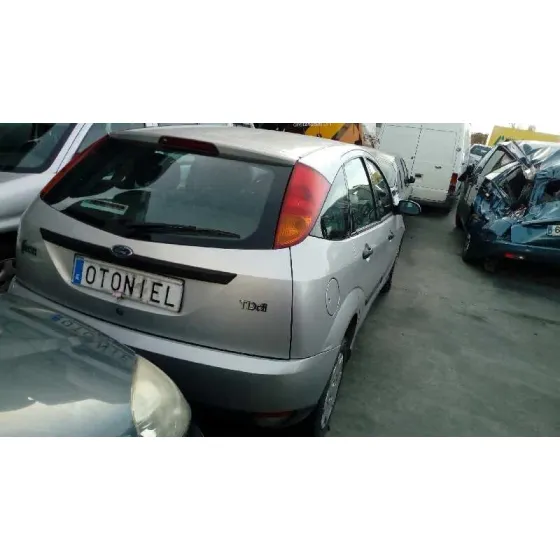 FORD FOCUS BERLINA (CAK) '1999 AMBIENTE PLATA