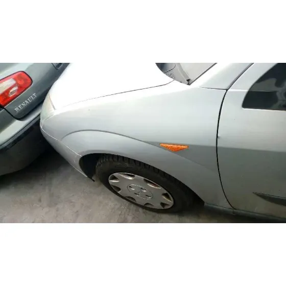 FORD FOCUS BERLINA (CAK) '1999 AMBIENTE PLATA